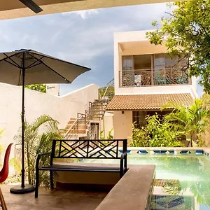 Casa Palmas By Majikal Mérida